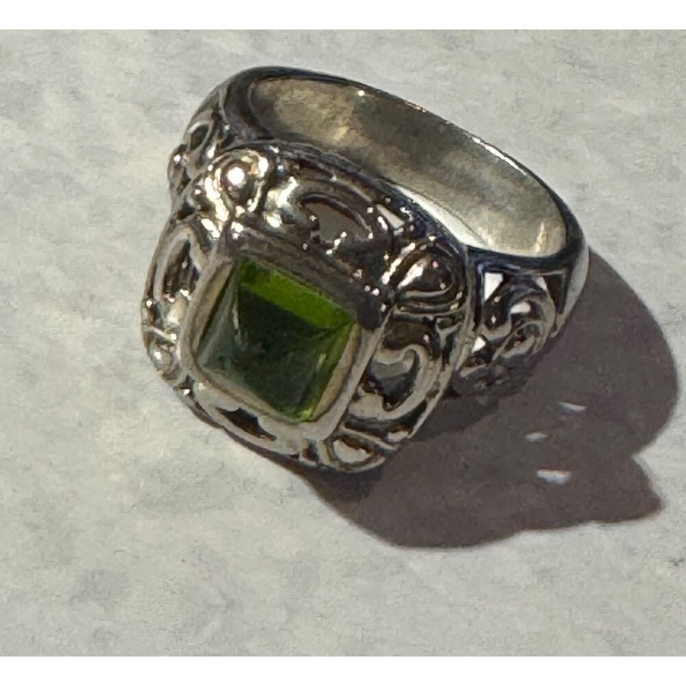 Vintage Sterling Filigree Dome Ring Lime Green Pointed Cabochon Bohemian SZ 6.5 - Picture 6 of 10